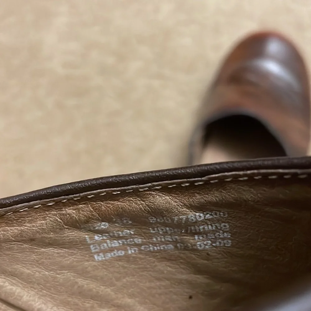 Womens Dansko Brown Leather Clogs. Size 38 - Picture 6 of 8